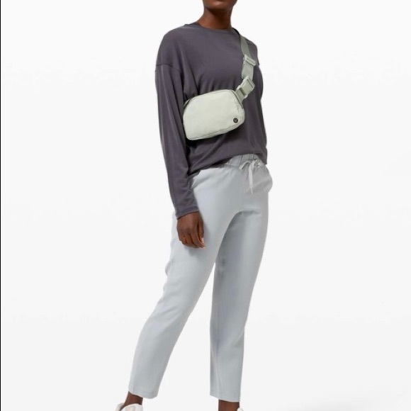 RARE NWOT Lululemon Everywhere Belt Bag Springtime Mint Green - Picture 13 of 16